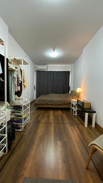 1-Bedroom, 46 sqm, fully furnished condo with pool view for rent.