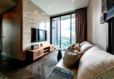 Condos for rent : Esse Sukhumvit36. 2bed 72sqm. Line id: @pfagent