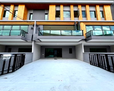 เช่าสำนักงาน ถนนเพชรมาตุคลา นครราชสีมา : ให้เช่าทาวน์โฮม 3 ชั้น โครงการ ไอเจ้นท์ พระราม 9  ซอย สน.ประเวศ เฟอร์นิเจอร์ครบ 