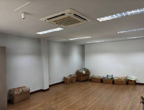 รูป ให้เช่า โฮมออฟฟิศ 4 ชั้น / พร้อมเฟอร์นิเจอร์สำนักงาน ซอยนวมินทร์ 36 / พื้นที่ 545 ตารางเมตร - รูปที่ 9/16