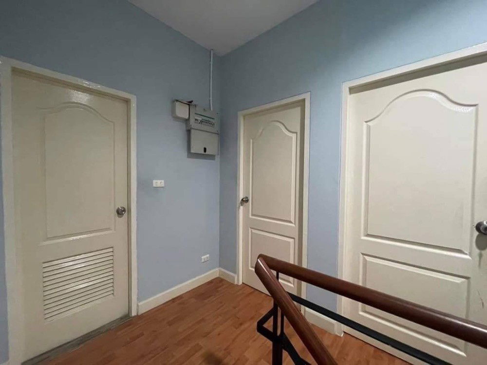 รูป #ให้ทาวเฮาส์2ชั้น หมู่บ้านวิสต้า อเวนิว วัชรพล 🏡🏠  ห่างจากถนนรามอินทรา 1 กิโลเมตร มี 3 ห้องนอน 2 ห้องน้ำ เดินทางสะดวกสบาย  - รูปที่ 7/8