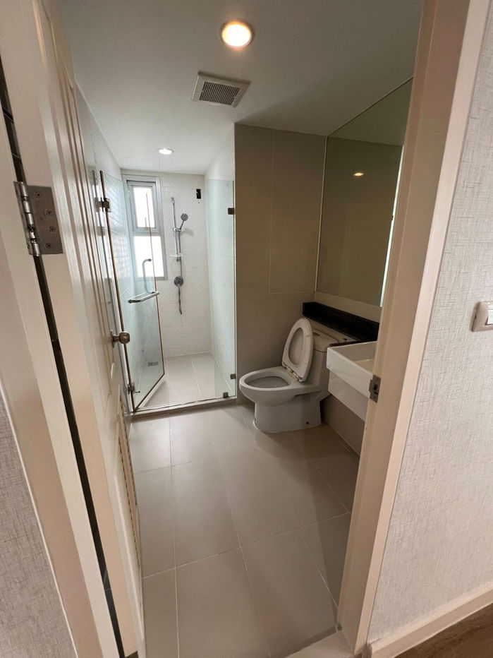 picture WS5981 🏙️✨ For rent: The Kris Condo – Building 7, near MRT Sutthisan, only 29,500 baht/month - 18/18