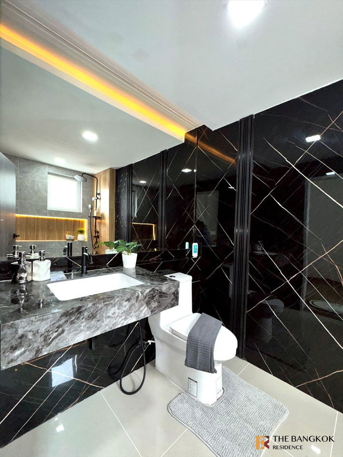 รูป The City Paholyothin ใกล้รถไฟฟ้าสายสีเขียว  - รูปที่ 9/12