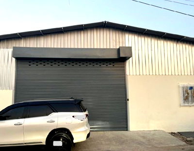 เช่าโรงงาน ม.ราชพฤกษ์ : ให้เช่าโกดังพร้อมสำนักงาน พื้นที่ 252 ตารางเมตร ซอยบางกร่าง 12 ถนนราชพฤกษ์ รถหกล้อใหญ่ เข้าออก