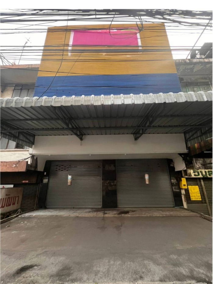 รูป ขายอาคารพาณิชย์ 4 ชั้นครึ่ง ติดถนนตลาดรังสิต ราคาพิเศษ ด่วน!! 35 ตรว  600 ตรม  3 นอน 4 นอน รีโนเวทแล้ว - รูปที่ 1/12