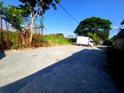 เช่าโรงงาน กรุงเทพมหานคร : ให้เช่าโกดัง ใกล้สาย2กับสาย3 ซอยนครลุง8 ขนาด450 ตรม. พร้อมออฟฟิศ ห้องพักคนงาน