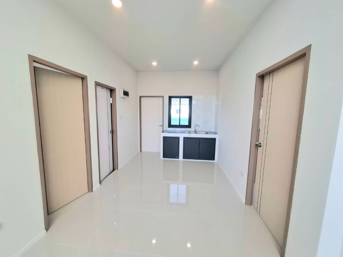 รูป ขายบ้านเดี่ยวชั้นเดียวสไตร์นอร์ดิก 3 ห้องนอน 2 ห้องน้ำ 1 ห้องครัว 2 ที่จอดรถ - รูปที่ 4/13
