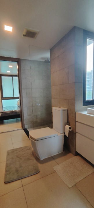 picture Beachfront Condo Pattaya for sale at Water's Edge, Sea View - 18/22