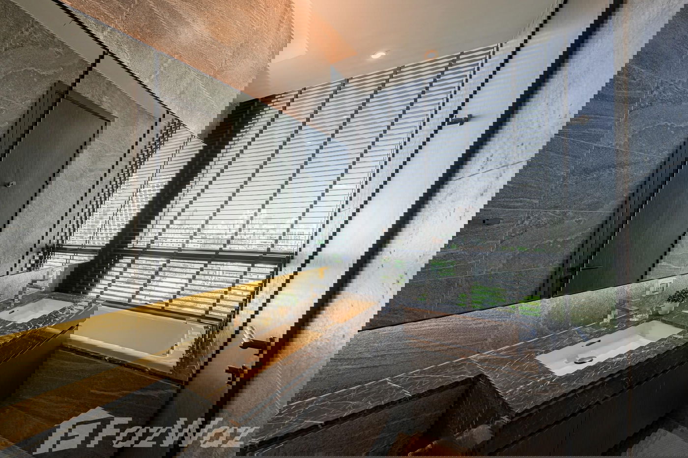 picture . 1970066 - 8/34