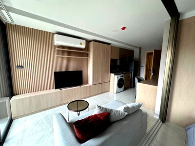Condos for rent BTS Asok : Walden                       Asoke 