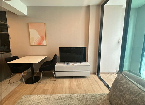 LLOYD. 1bed 31sqm. Line id: @pfagent