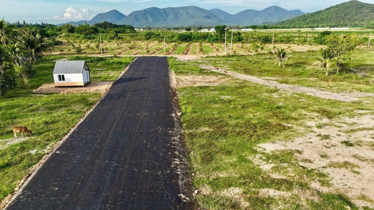 picture Baan Rai Din Thong, Huai Sai Nuea Subdistrict, Cha-am, Phetchaburi, 100 sq m, 5,900 baht per sq m, 24-36 installments, water and electricity included, - 4/19