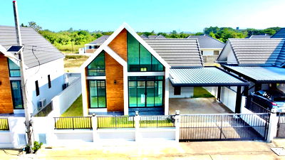 บ้านเดี่ยว เชียงใหม่ : ขายบ้านเดี่ยวชั้นเดียว  3 ห้องนอน  2 ห้องน้ำ  1 ห้องครัว  2 ที่จอดรถ