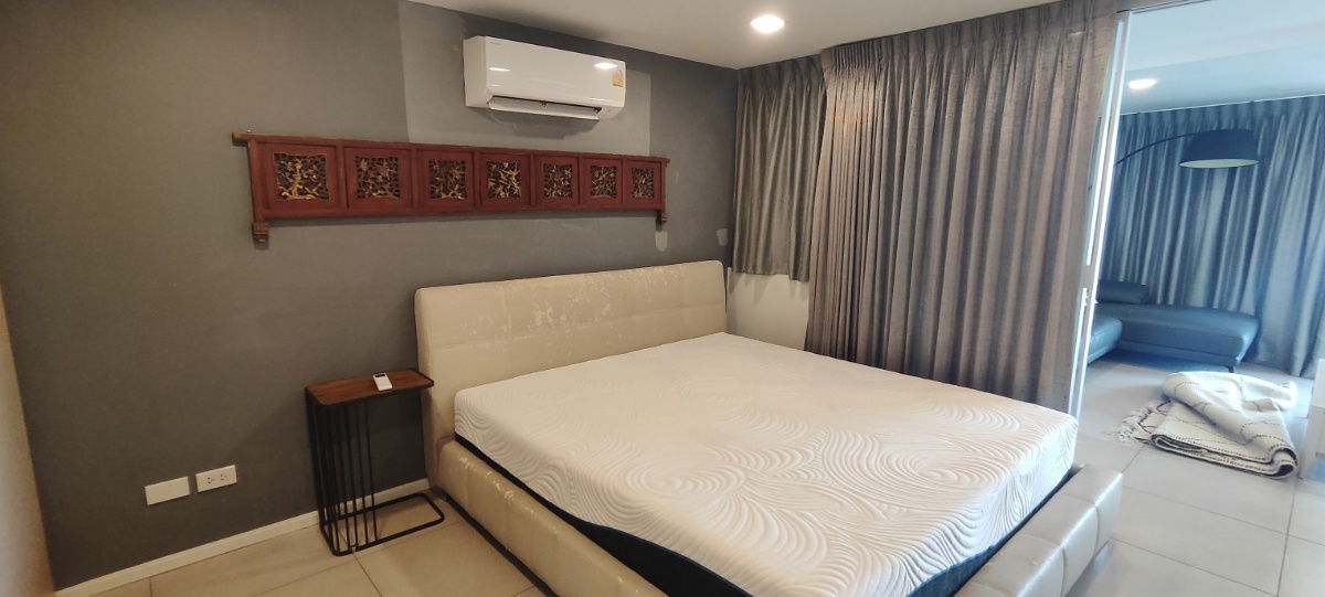 picture Beachfront Condo Pattaya for sale at Water's Edge, Sea View - 4/22