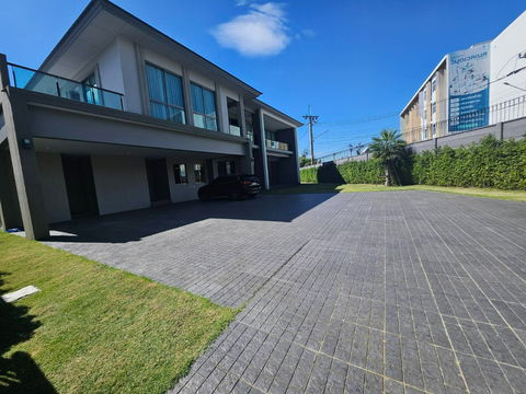 HR3082 Exclusive Rental บ้านเดี่ยว 2 ชั้น หลังใหญ่ พื้นที่ใช้สอย 452 ตร.ม. โครงการ The Palm บางนา-วงแหวน