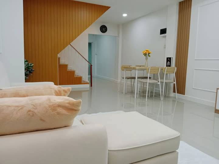 รูป ขายบ้าน 2 ชั้น รีโนเวทใหม่ทั้งหลัง ใจกลางเมือง ถนนเสือป่า ซอย 4 ต.หน้าเมือง ราชบุรี ใกล้โรบินสัน ตลาดศรีเมือง - รูปที่ 4/14