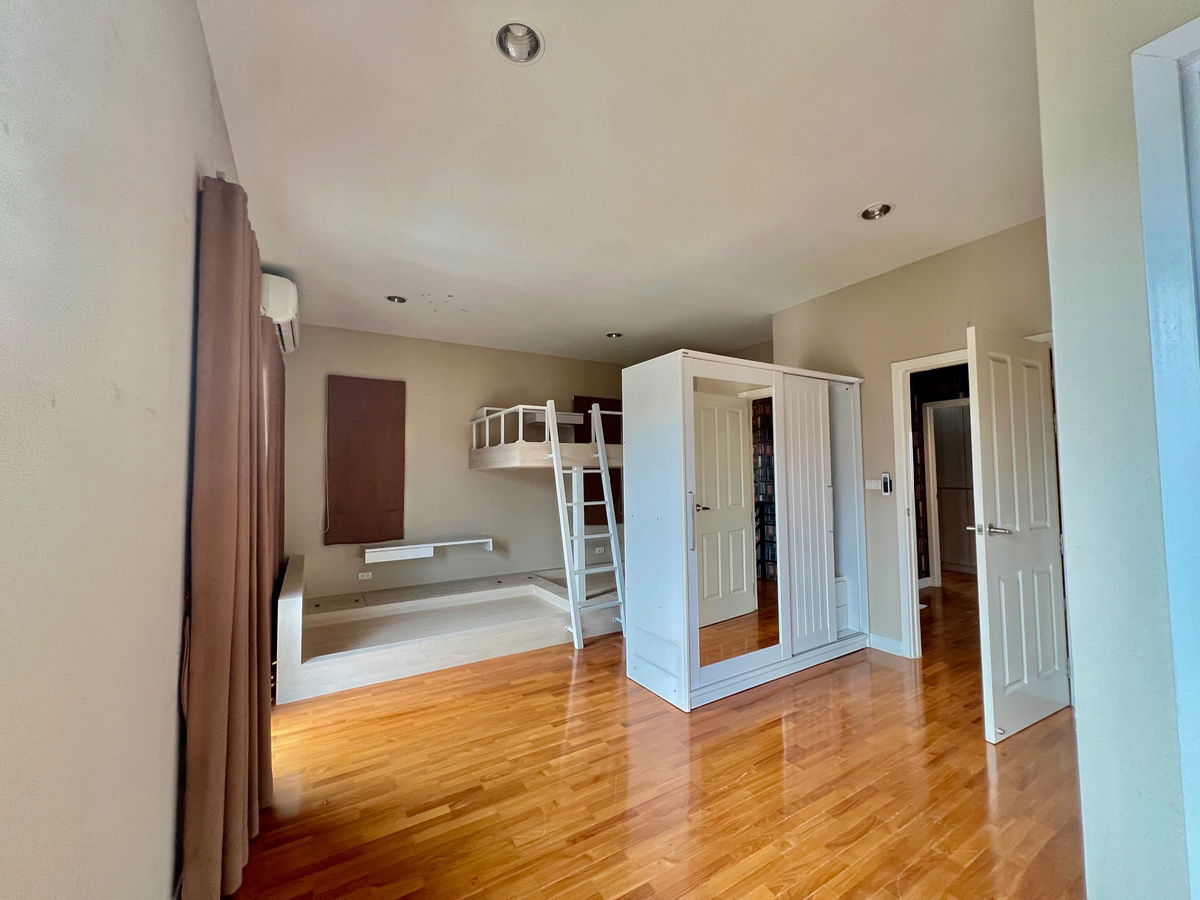 picture **For Sale | Sena Park Ville Ramintra – Wongwaen Move-in Ready Single House with Solar Cell | Near BTS Ramintra KM.9** - 23/29