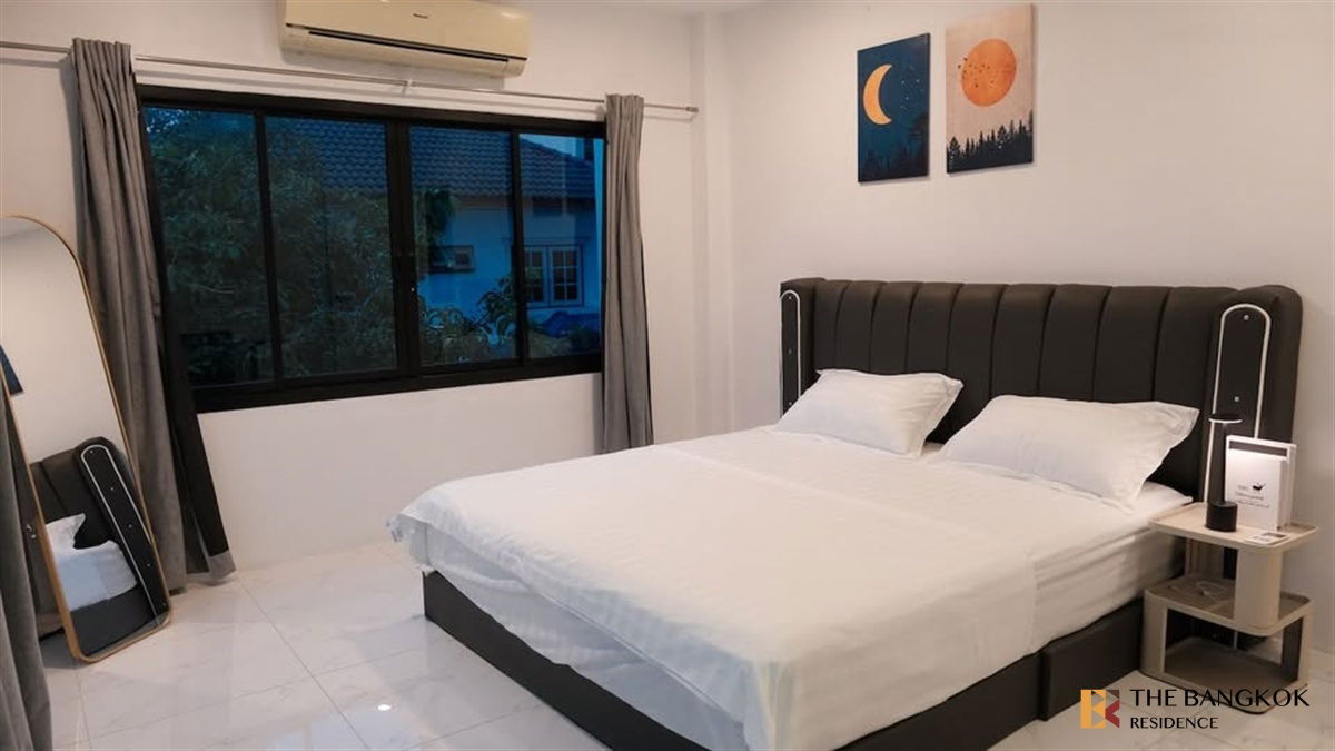 รูป House Area Sukhumvit 🏡 บ้านโมเดิร์น Pet Friendly พร้อมสระว่ายน้ำและสวนส่วนตัว 🌿 สุขุมวิทตอนปลาย! - รูปที่ 5/10