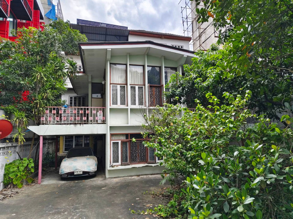 รูป ที่ดินพร้อมสิ่งปลูกสร้าง89วา สุขุมวิท22 ซ.สายน้ำทิพย์3 - รูปที่ 1/2