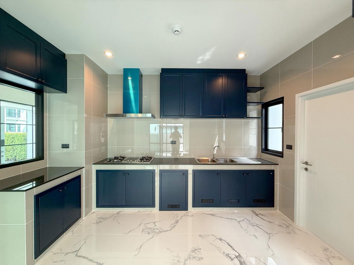 picture House for Sell at Setthasiri Watcharapol-Theprak - 9/13