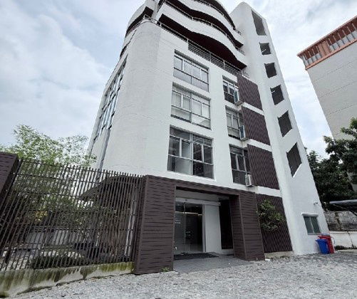 รูป ให้เช่าอาคารสำนักงาน 8 ชั้น มีลิฟท์โดยสารในอาคาร ซอยศรีนครินทร์ 40 เข้าซอยไม่ลึก ที่จอดรถ 14 คัน เหมาะเป็นสำนักงาน - รูปที่ 2/20