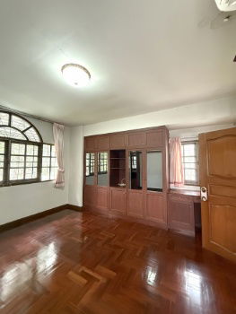 รูป ขาย บ้านเดี่ยว 5 นอน ซอยประชาชื่น 30  ใกล้ โรงพยาบาลเกษมราษฎร์ ประชาชื่น 84 ตรว 2 ชั้น - รูปที่ 8/12