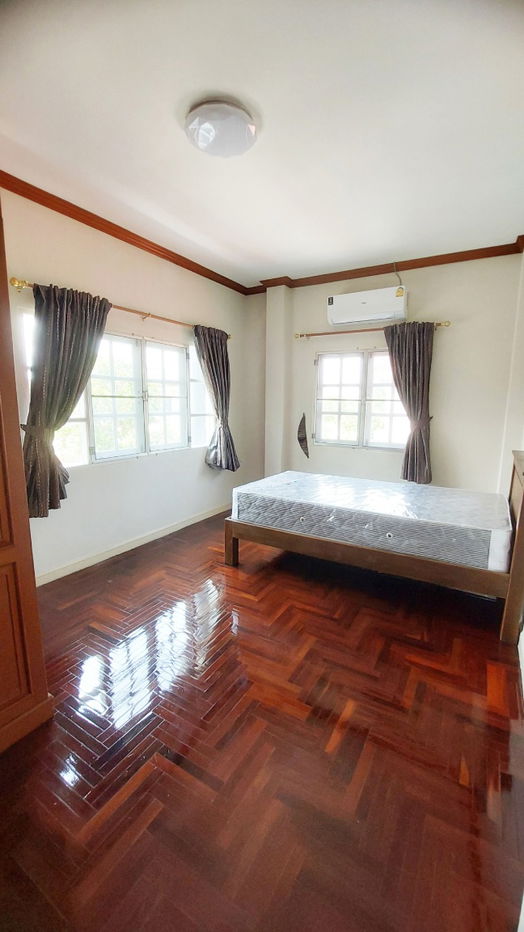 รูป ให้เช่าบ้านเดี่ยวสองชั้น  4 ห้องนอน 3 ห้องน้ำ 2  ห้องครัว  2  ที่จอดรถ - รูปที่ 20/26