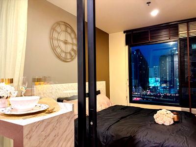 คอนโดให้เช่า : PFD-07601 ให้เช่าคอนโด ไลฟ์ อโศก ( Life Asoke )  นัดชมห้อง ■ line : @propertyfinder