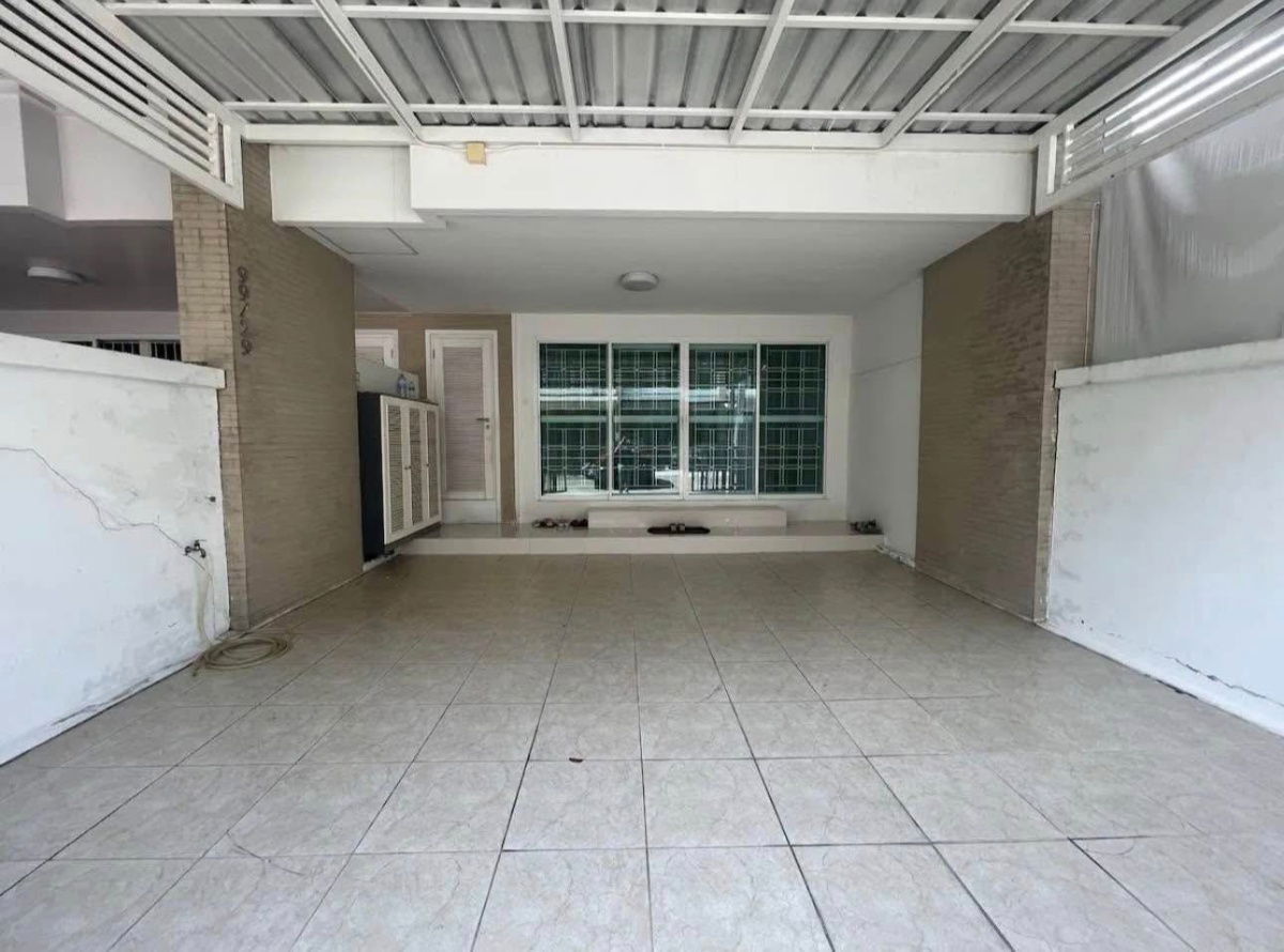 รูป ทาวน์เฮ้าส์ให้เช่า 📍 Panasiri Residences Kaset - Nawamin 📍 3 ห้องนอน 3 ห้องน้ำ เฟอร์นิเจอร์ และ เครื่องใช้ไฟฟ้าครบ  - รูปที่ 2/11