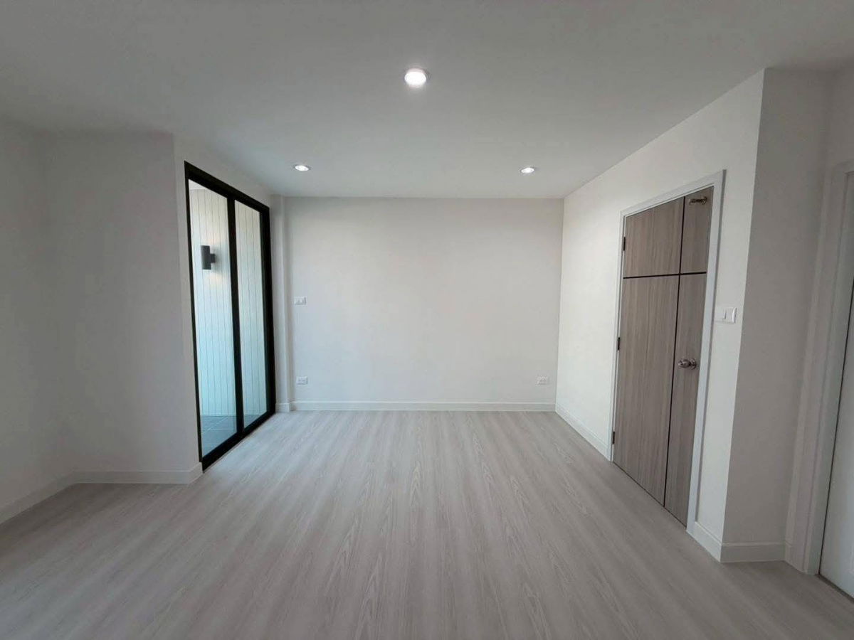 รูป ทาวน์โฮม 3 ชั้น เล่นระดับ แต่งใหม่ ซอยนาคนิวาส37 โชคชัย4 ซอยนาคนิวาส37 แยก 1-8 ถนนประดิษฐ์มนูธรรม ลาดพร้าว - รูปที่ 19/37