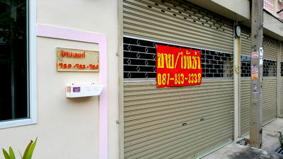 ทาวน์โฮมให้เช่า : ให้เช่า ทาวน์เฮ้าส์/โฮมออฟฟิศ เหมาะทำธุรกิจ, สำนักงาน ขนาด 126 ตร.ว ใกล้ รถไฟฟ้า MRTหลักสอง , เดอะมอลล์  บางแค