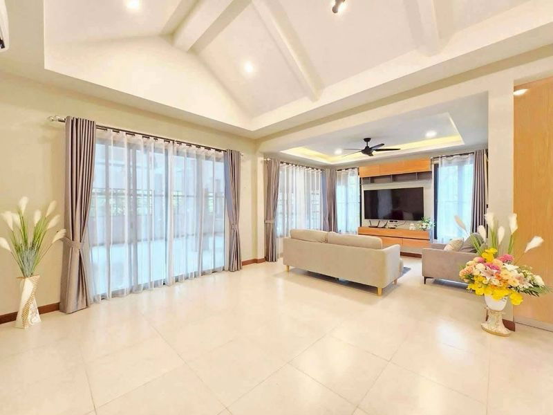 picture Pool villa for sale in Pattaya, good location, near Map Prachan Reservoir, Bang Lamung, Chonburi - 5/18