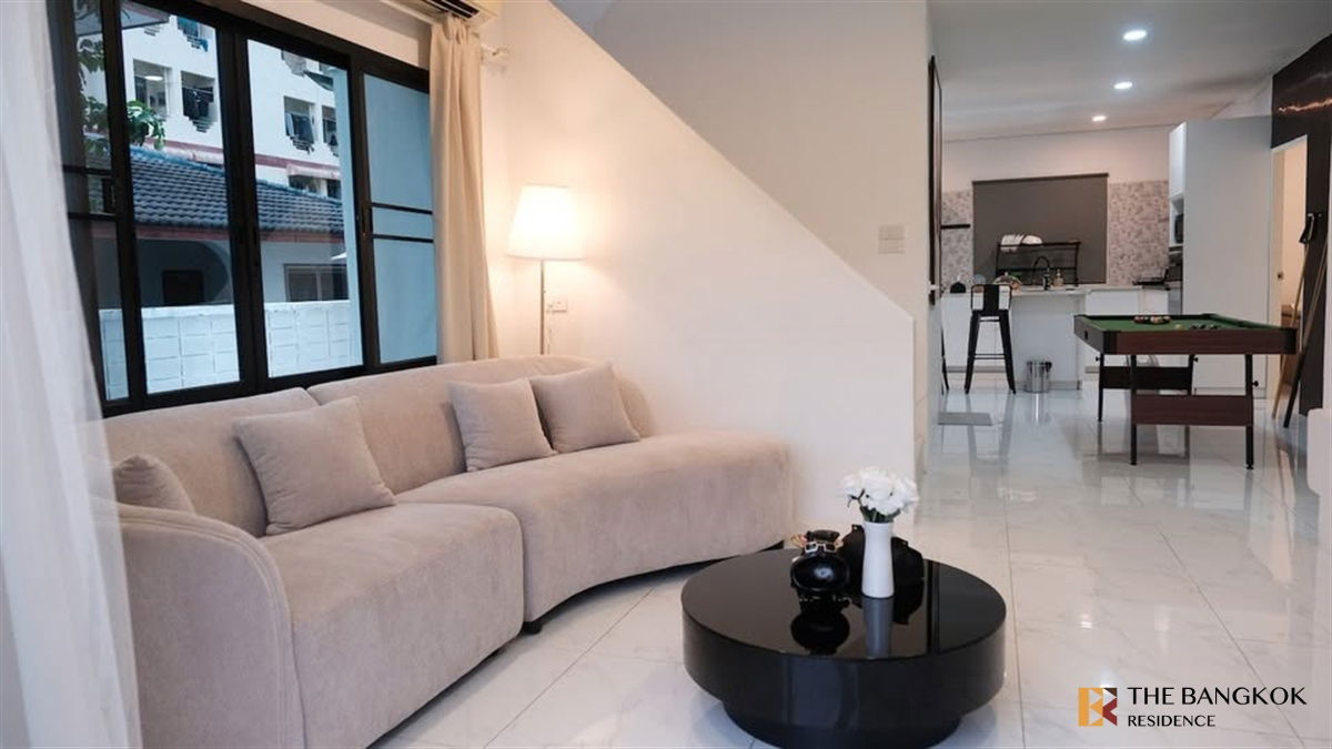 รูป House Area Sukhumvit 🏡 บ้านโมเดิร์น Pet Friendly พร้อมสระว่ายน้ำและสวนส่วนตัว 🌿 สุขุมวิทตอนปลาย! - รูปที่ 6/10