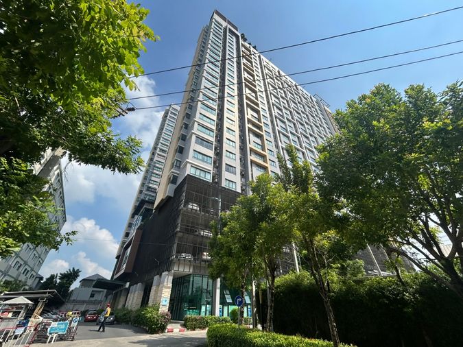 ขายคอนโด 1 ห้องนอน 31 ตร.ม. เจ คอนโด สาทร - กัลปพฤกษ์