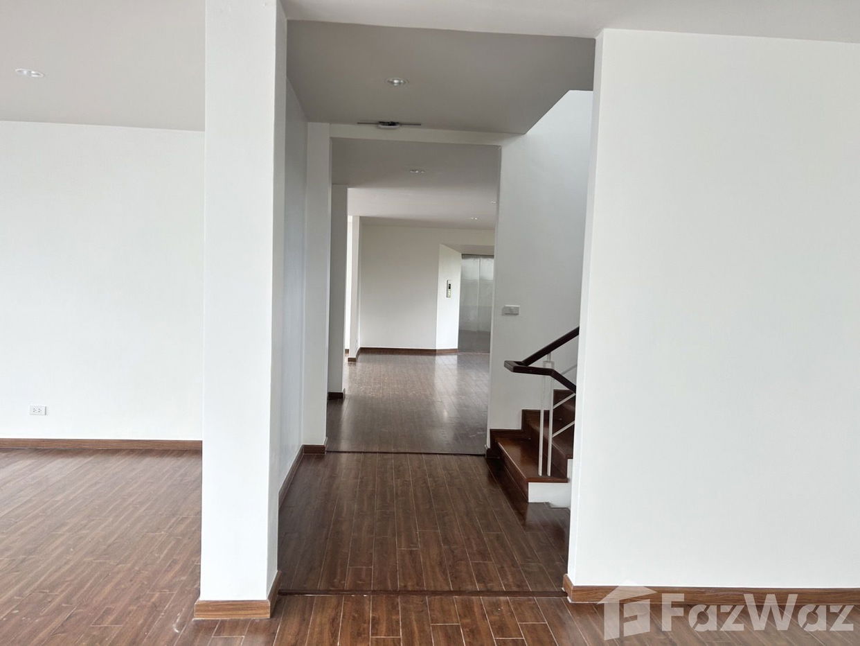 รูป ทาวน์เฮ้าส์ให้เช่า 10 ห้องนอน ในโครงการ บิซ แกลเลอเรีย นวลจันทร์ 5576051 - รูปที่ 30/30