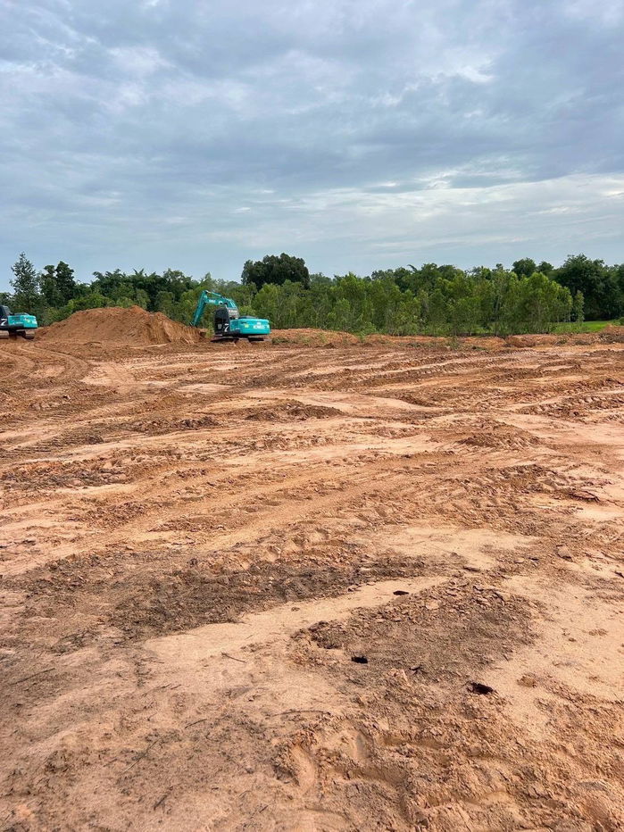 รูป ที่ดินถมแล้วถนนคอนกรีตห่าง4เลนเส้นคูเมืองพุทไธสง350มไร่ละ690000มี5แปลงฟรีค่าโอนหนองขมารอ.คูเมืองบุรีรัมย์ติดชุมชนรพ.4.5กมสภอ.4.5กม - รูปที่ 12/19