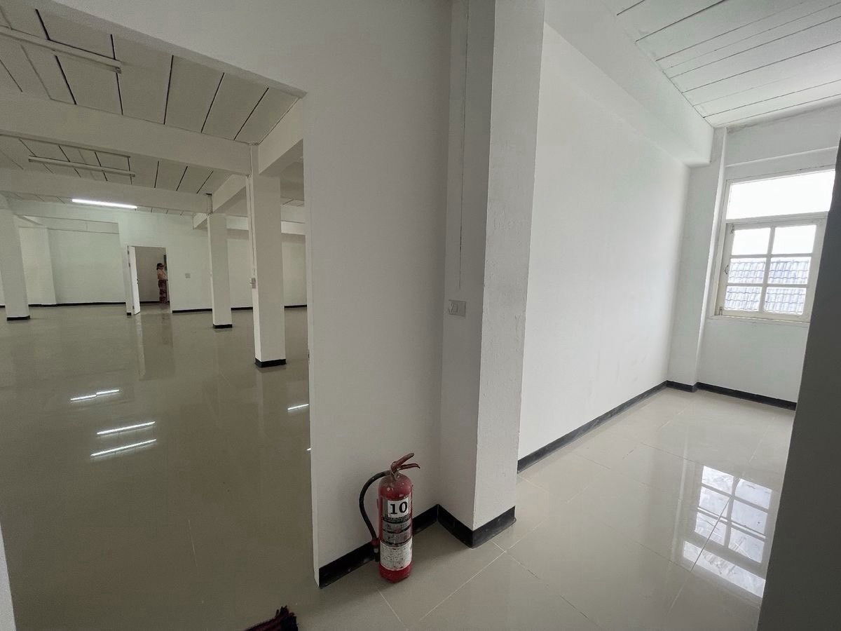 รูป ขายอาคารพาณิชย์ 4 ชั้น 5 คูหา ที่ดิน 100 ตร.วา ใกล้สุขุมวิท เดินทางง่าย ครบทุกฟังก์ชันธุรกิจ - รูปที่ 17/17