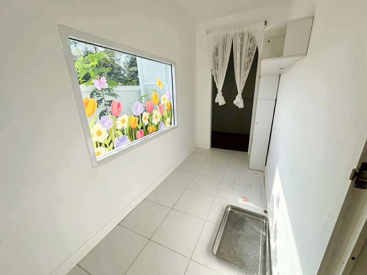 picture Single storey house for rent with 3 bedrooms,2 toilets and 1 kitchen.  - 11/13