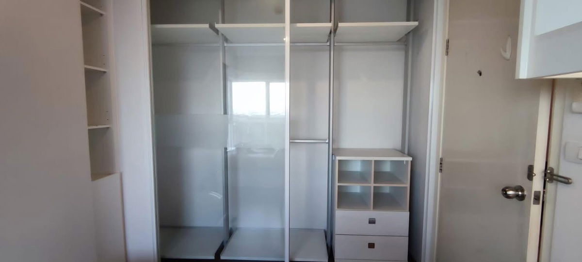 picture code : E72 The Parkland Ratchada–Wongsawang - 8/11