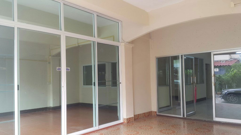 รูป ขาย ทาวน์เฮ้าส์/โฮมออฟฟิศ เหมาะทำธุรกิจ, สำนักงาน ขนาด 126 ตร.ว ใกล้ รถไฟฟ้า MRTหลักสอง , เดอะมอลล์บางแค - รูปที่ 5/15