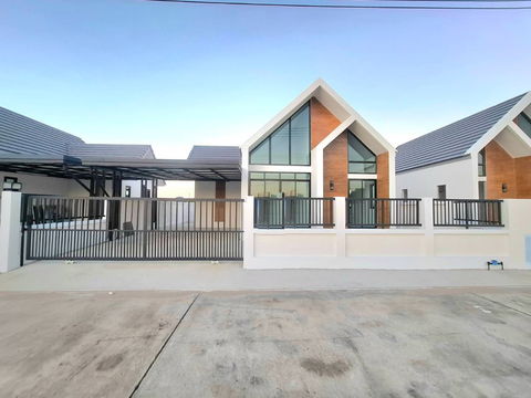 ขายบ้านเดี่ยวชั้นเดียวสไตร์นอร์ดิก 3 ห้องนอน 2 ห้องน้ำ 1 ห้องครัว 2 ที่จอดรถ