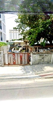 เช่าที่ดิน สวนลุมพินี : BTS เซนต์หลุยส์ 900 ม. โรงแรมเจซี เควิน สาทร กรุงเทพฯ 265ม. ให้เช่าที่ดินถมแล้ว 60 ตร.วา. ซ.นราธิวาส 7-14 ย่านสาทร รร.อัสสัมชัญ 600 ม.