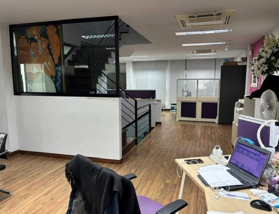 รูป ให้เช่า โฮมออฟฟิศ 4 ชั้น / พร้อมเฟอร์นิเจอร์สำนักงาน ซอยนวมินทร์ 36 / พื้นที่ 545 ตารางเมตร - รูปที่ 4/16