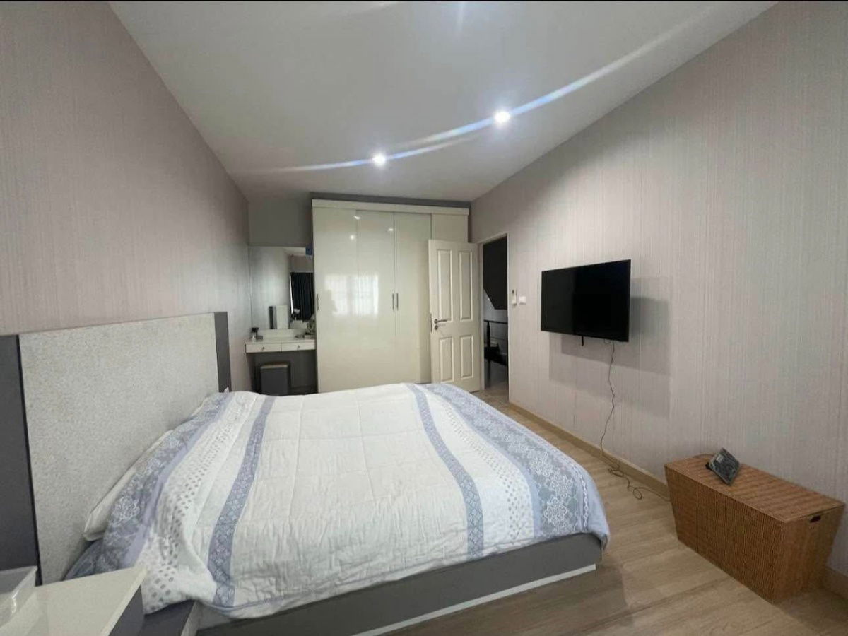 รูป ทาวน์เฮ้าส์ให้เช่า 📍 Panasiri Residences Kaset - Nawamin 📍 3 ห้องนอน 3 ห้องน้ำ เฟอร์นิเจอร์ และ เครื่องใช้ไฟฟ้าครบ  - รูปที่ 4/11