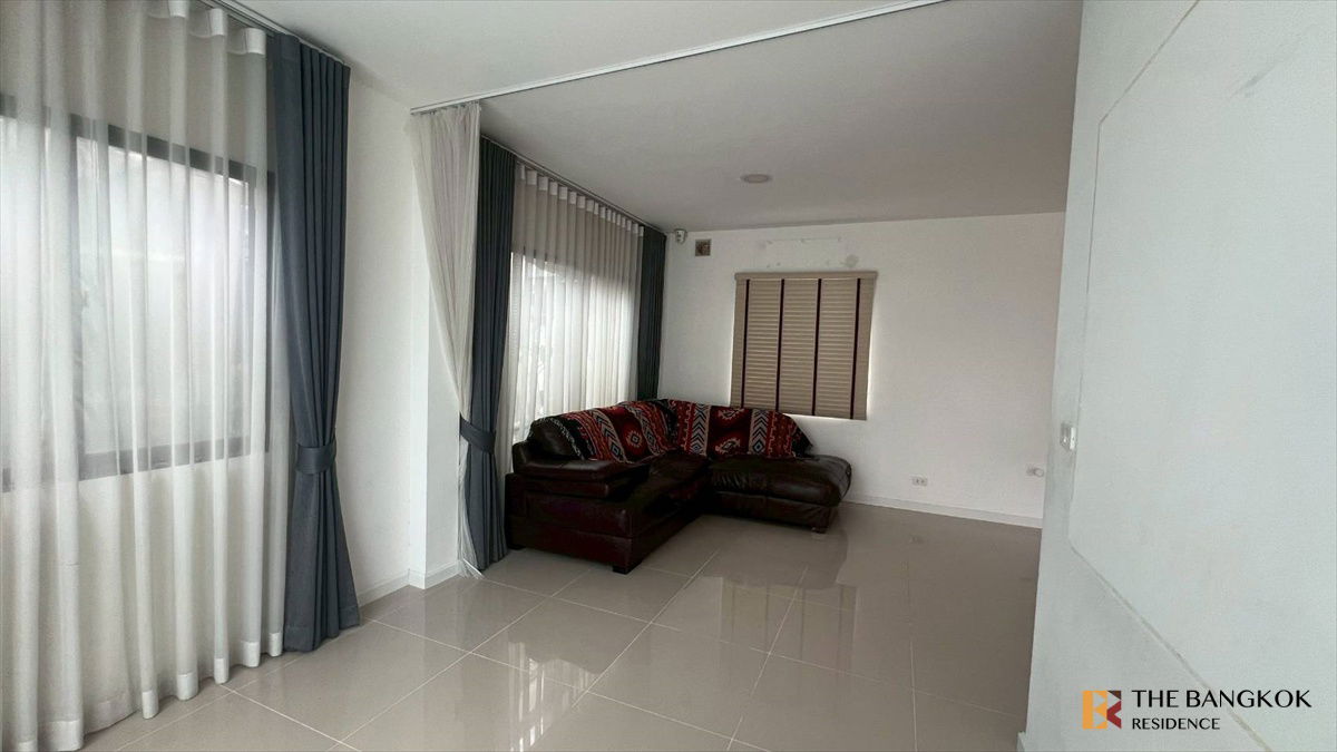 picture casa ville wongwaen-ramintra  condo in cbd, below market price - 2/10