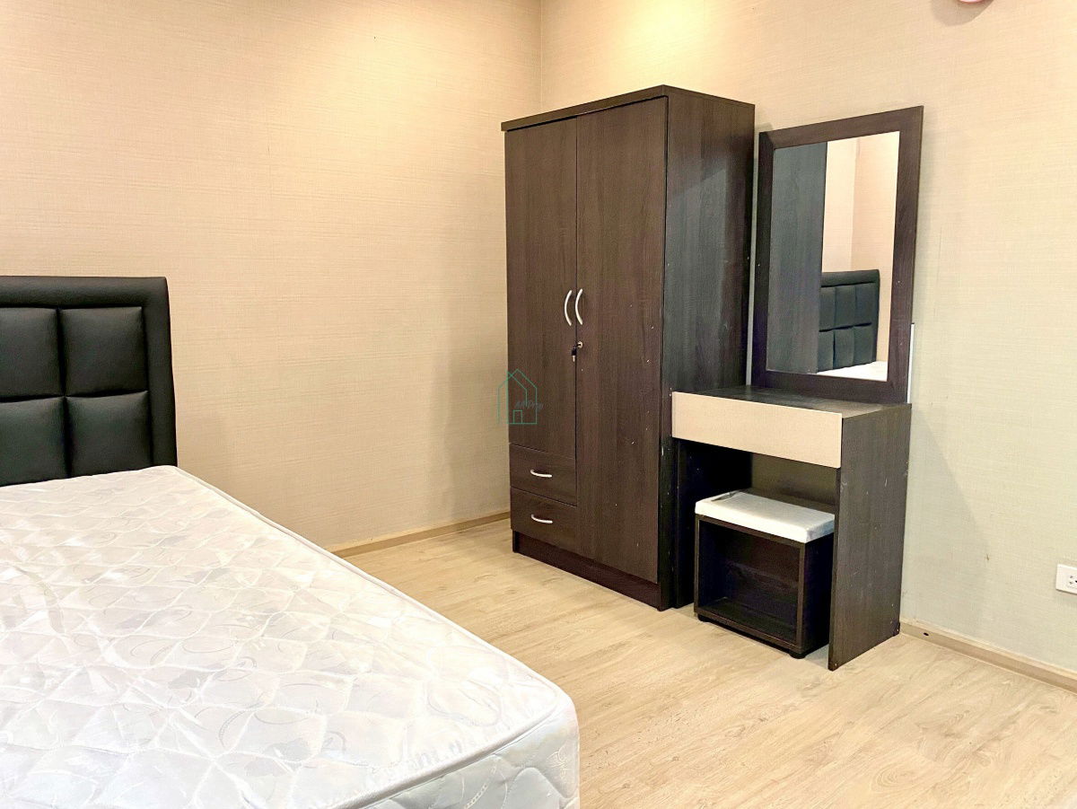 รูป ขายด่วน! ทาวน์โฮม Arden ลาดพร้าว 71 หลังมุม ราคาถูกมาก แถมแอร์ ผ้าม่านทั้งหลัง เฟอร์นิเจอร์พร้อมเข้าอยู่! - รูปที่ 13/24