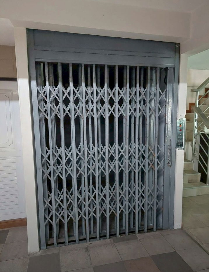 picture LTH13713 – Home Office for Rent | Charoen Rat 7 | 700 sqm | 5 Rooms 5 Baths | Near BTS Surasak | 75K/Month  - 9/10