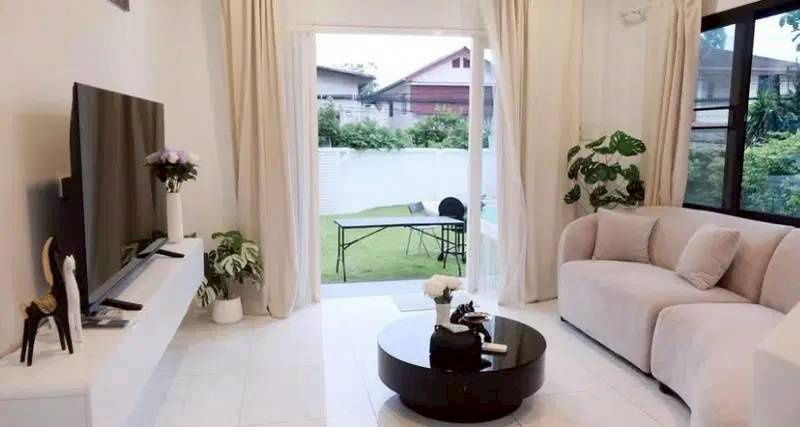 รูป ให้เช่าบ้าน Soi Udomsuk 42 (Sukhumvit 103) 5ห้องนอน 3ห้องน้ำ พร้อมสระน้ำ พร้อมเข้าอยู่ - รูปที่ 2/15