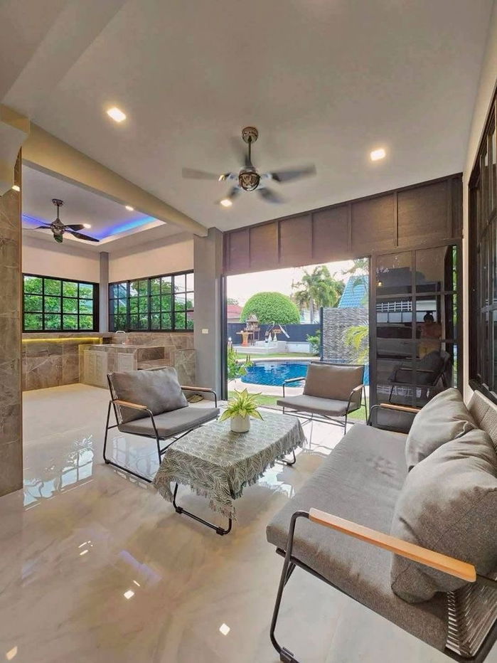 picture Pool villa for sale in Pattaya, good location, near Map Prachan Reservoir, Bang Lamung, Chonburi - 10/18