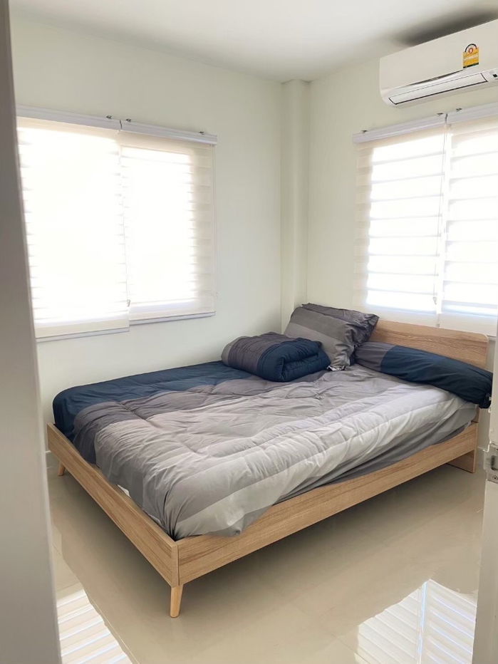 picture Two storey house for rent with 3 bedrooms,3 toilets and 1 kitchen.  - 7/9